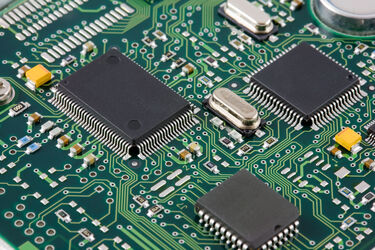 [Translate to Spanisch:] vibration micro controller and pcb board